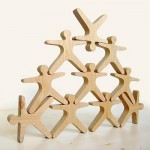 Balancing People - 10 Wooden pieces