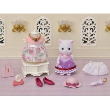 Sylvanian Families - Fashion Playset - Town Girl Persian Cat 